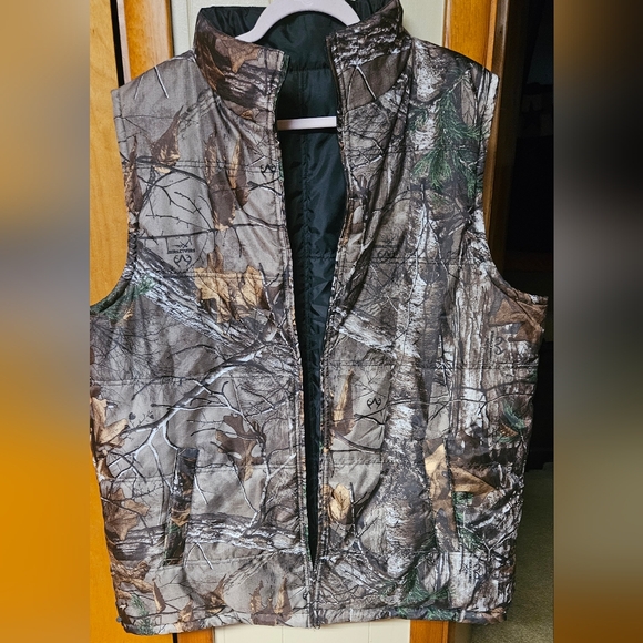 Camouflage Reversible Black Puffer Vest - Picture 1 of 5